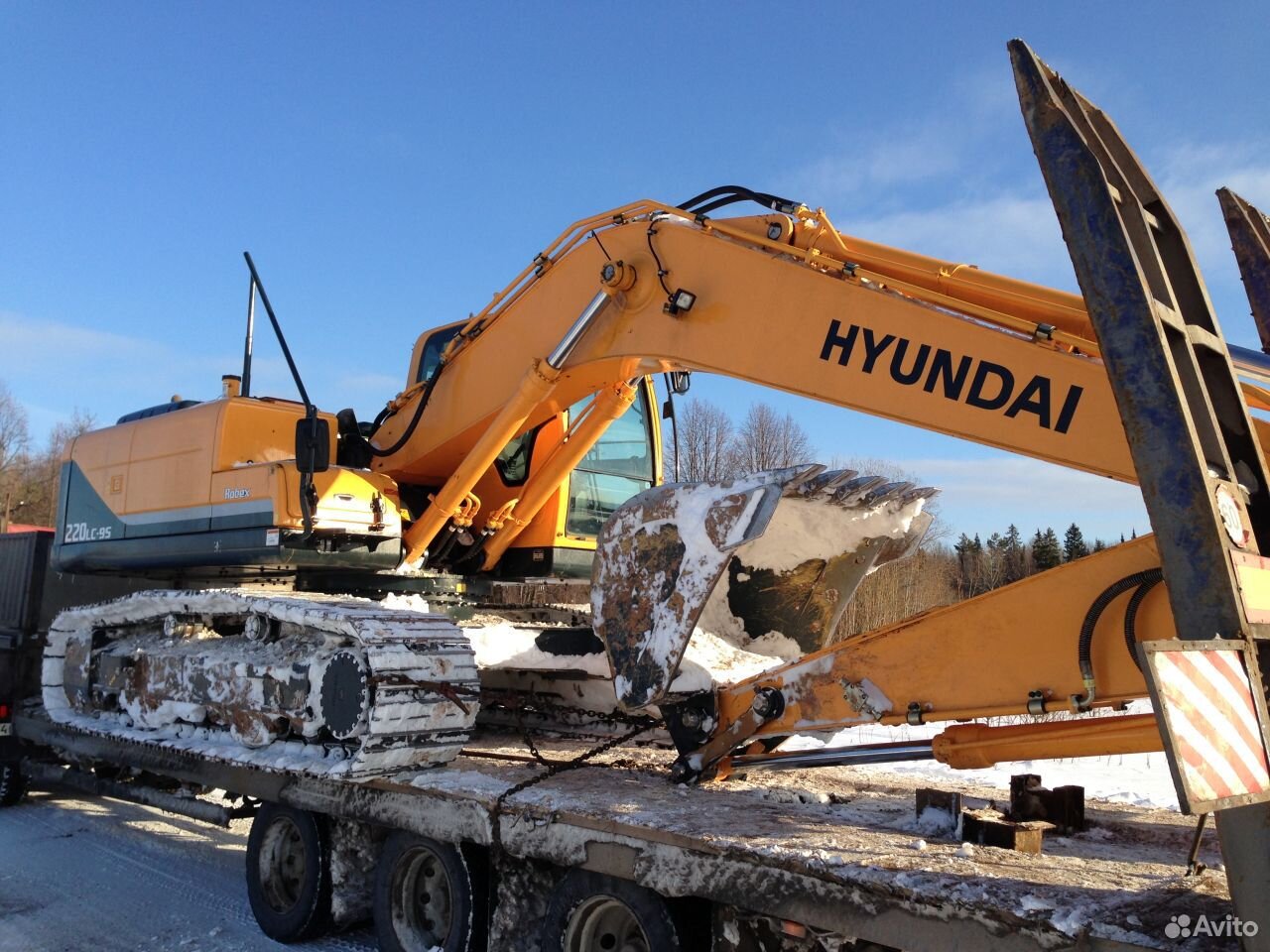 Экскаваторы бу пермский край. Hyundai r220lc-9s. Хундай 220 LC 9s шланг. Замок на гусенице экскаватора Хундай 220. Бокорезы Hyundai r220lc-9s