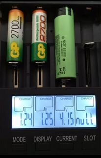 Зарядка аккумулятора (батарейки) Li-Ion NiCd NiMH