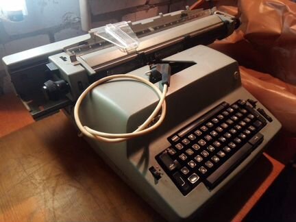 Пишущая машинка «ятрань» электрическая