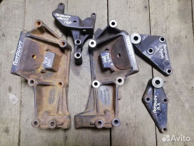 UAZ 3163 Patriot Кронштейн