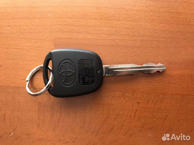Оригинальный ключ Тойота