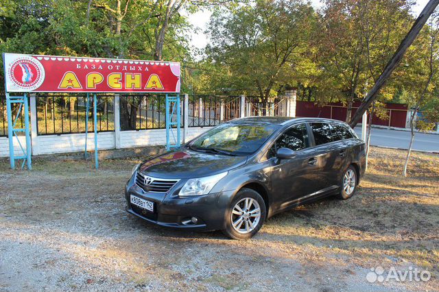 Лобовое стекло Тойота Авенсис 2009