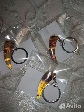 Брелок Янтарный Клык
