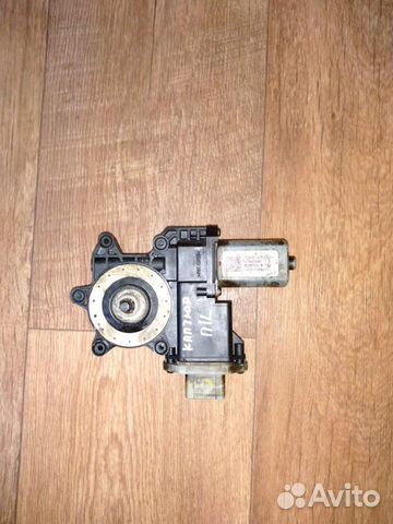Моторчик стеклоподъемника Renault Captur 2013-2019