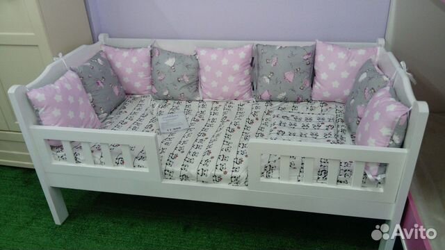 Кровать из массива