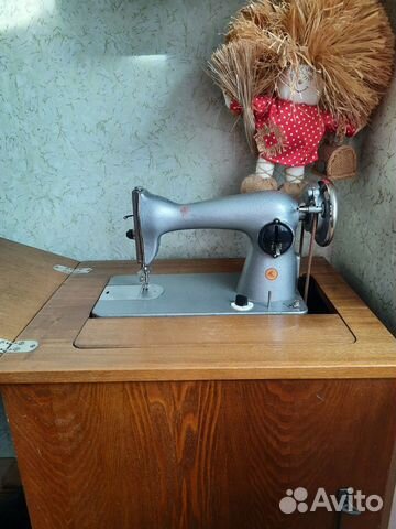 Швейная машина ножная с тумбой подольская класс 2М