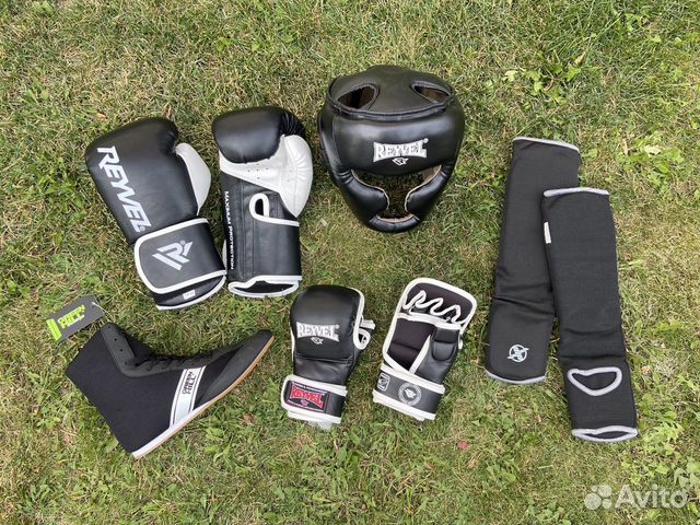 Перчатки, защита, капа, шлем