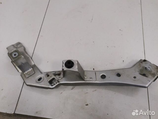 Рамка радиатора передняя правая Renault Fluence 1