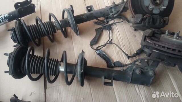 Ford Escape Maverick Tribute 2001-2012 г стойки