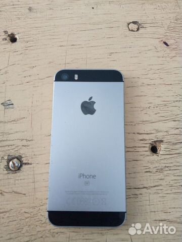 Телефон iPhone se