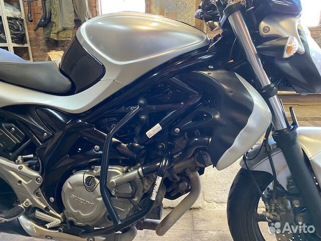 Suzuki Gladius 400 ABS