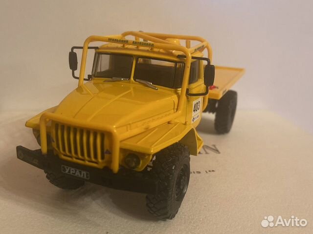 Модель автомобиляурал-43206 1:43 деа