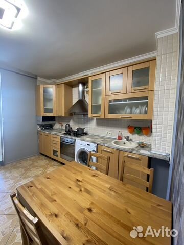 

2-к. квартира, 67 м², 8/10 эт.