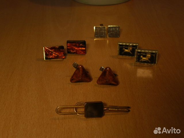 Запонки, значки