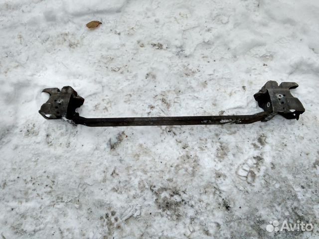 Подрадиаторная балка Рено Лагуна 2