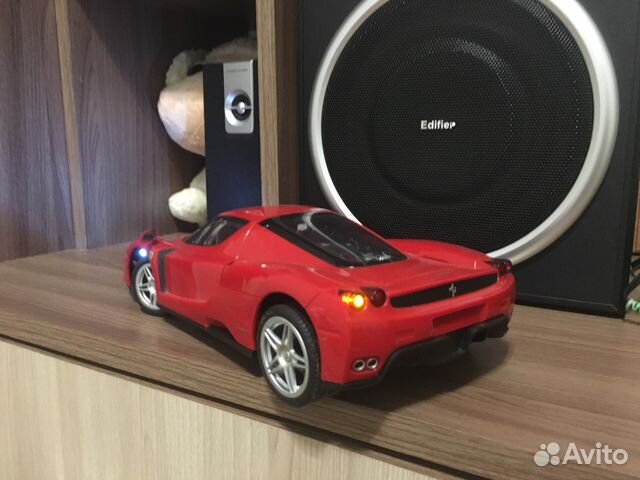 Машина радио Ferrari на дистанционном управлении