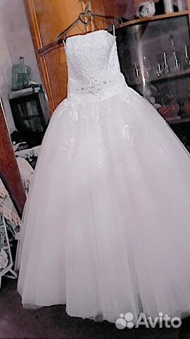 Свадебное Платье р. 44-46 перчатки, шубка