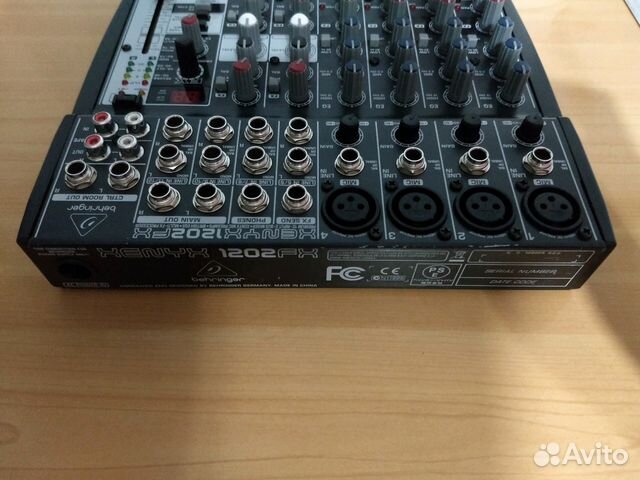 Микшерный пульт с эффектами Behringer Xenyx 1202FX