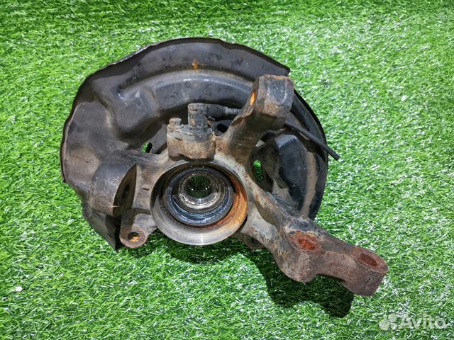 Кулак+ступица Toyota Caldina 4wd 97-02гг Кулак+ступица Toyota Caldina 4wd 97-02гг