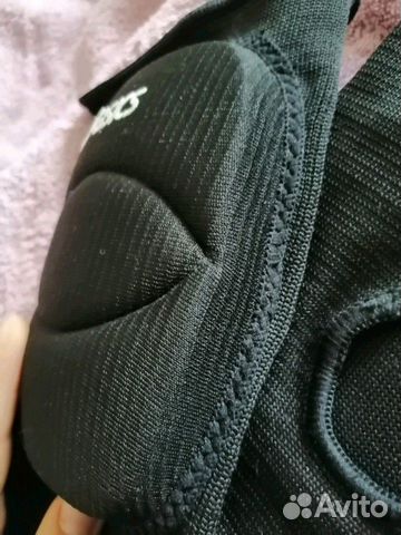 Наколенники фирмы asics