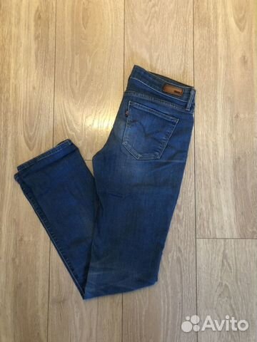 Джинсы Levis