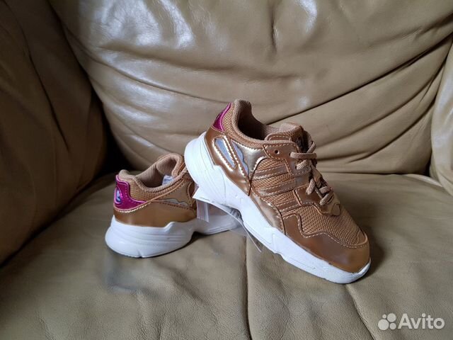 Кроссовки Adidas Yung новые детские 24 и 25 р Кроссовки Adidas Yung новые детские 24 и 25 р
