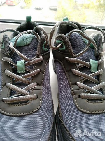 Женские кроссовки