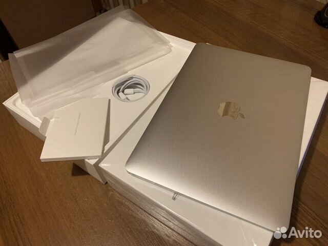 MacBook(Retina,12-inch,Early 2015) Core M/8/500ssd