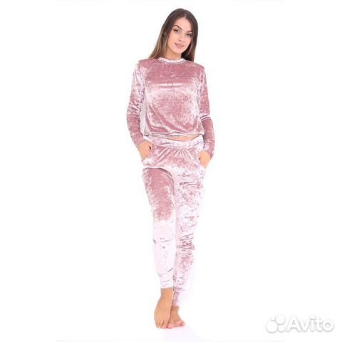 Велюровый спортивный костюм Велюровый спортивный костюм