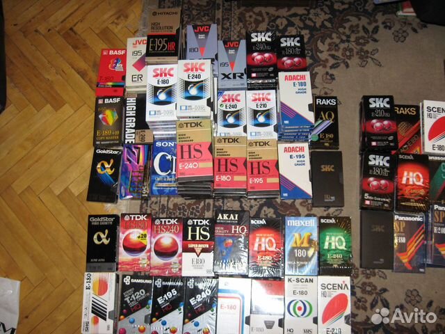 Видеокассеты VHS, аудиокассеты, боксы для хранения