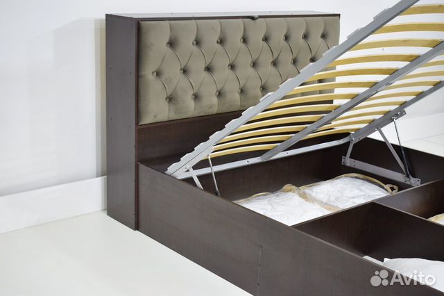 Кровать с матрасом Кровать с матрасом