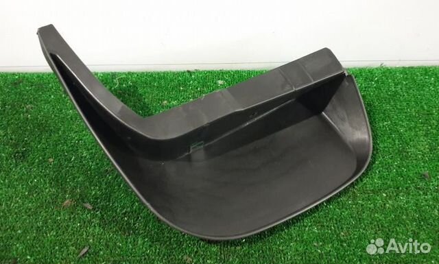 Брызговик передний правый Range Rover Sport 2013