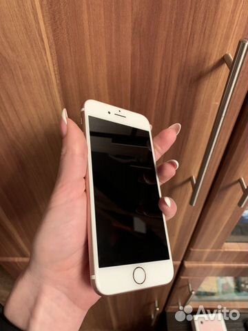 Телефон iPhone 7