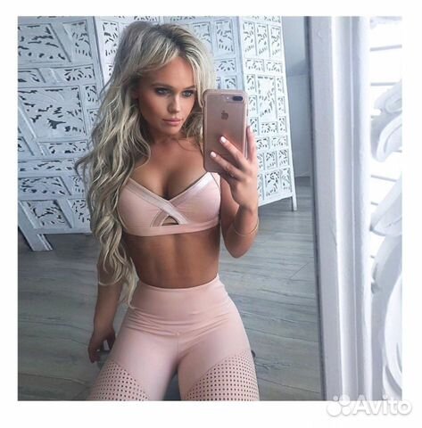 Спортивный женский костюм Спортивный женский костюм