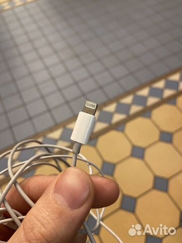 Apple EarPods с разъёмом lightning