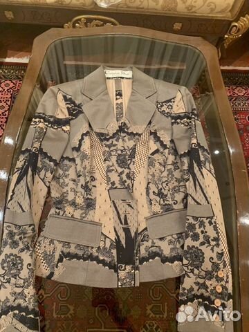 Пиджак Dior очень красивый