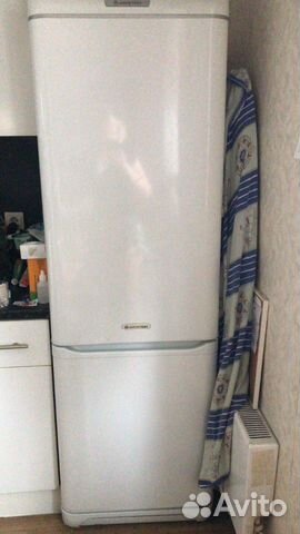 Холодильник ariston