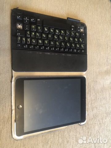 iPad Mini 2 LTE с чехлом с клавиатурой