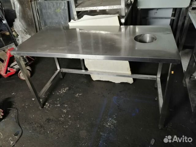 Стол из нержавейки отверстием 1500/700