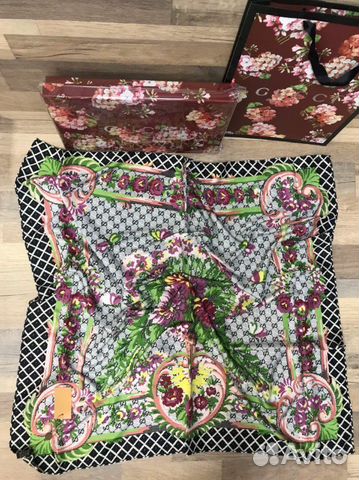 Новый женский шёлковый платок Gucci Новый женский шёлковый платок Gucci