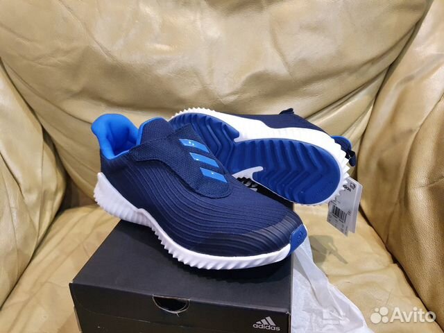 Кроссовки Adidas новые детские 33 и 35 р Кроссовки Adidas новые детские 33 и 35 р