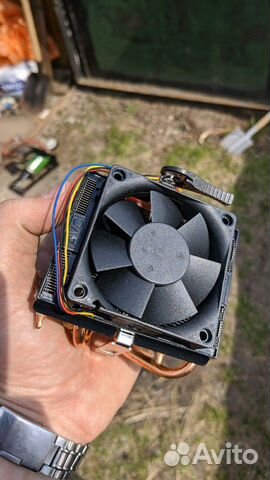 Кулер процеccорный AMD AV-Z7UH40Q001 4 теплотрубки Кулер процеccорный AMD AV-Z7UH40Q001 4 теплотрубки