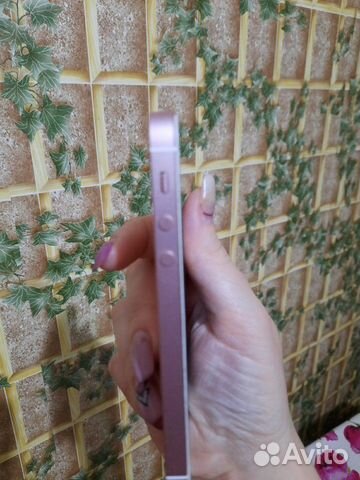 Телефон iPhone SE 32 Телефон iPhone SE 32