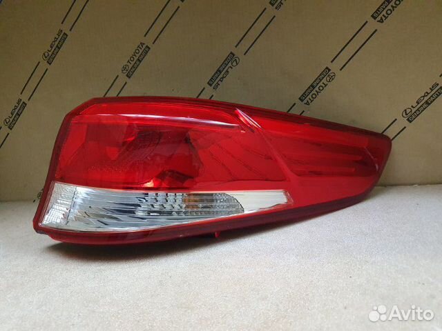 Фонарь правый Kia Rio 3