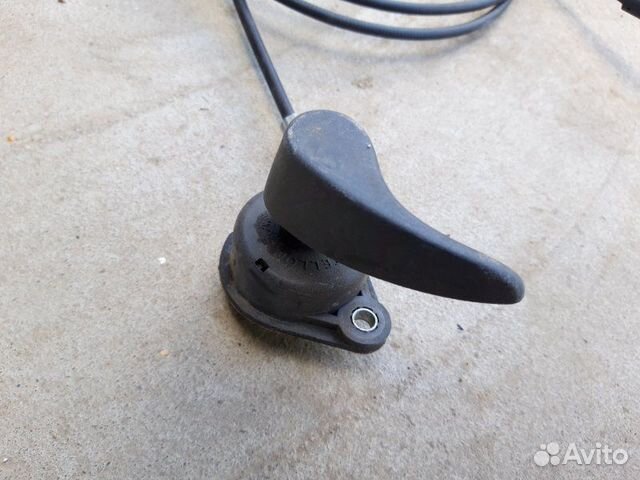 Трос капота передний Renault Megane 3 2011 Трос капота передний Renault Megane 3 2011