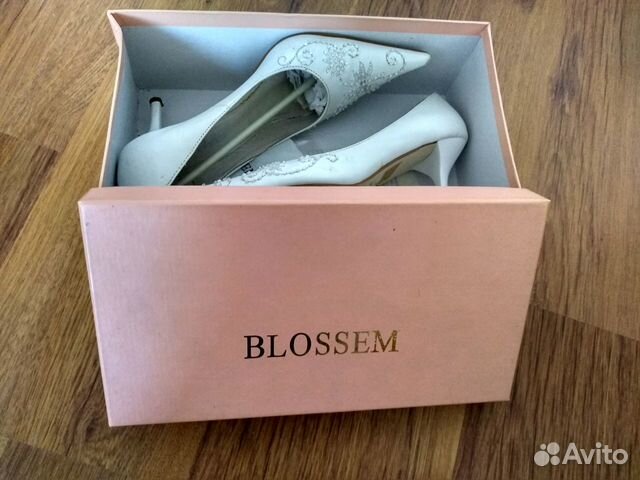 Белые кожаные свадебные туфли Blossem 36 размер