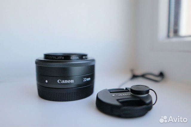 Объектив Canon EF-M 22mm