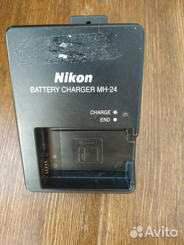 Зарядное устройство Nikon MH-24