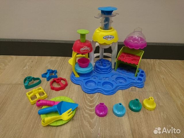 Набор для лепки из пластилина Play-Doh фабрика пир