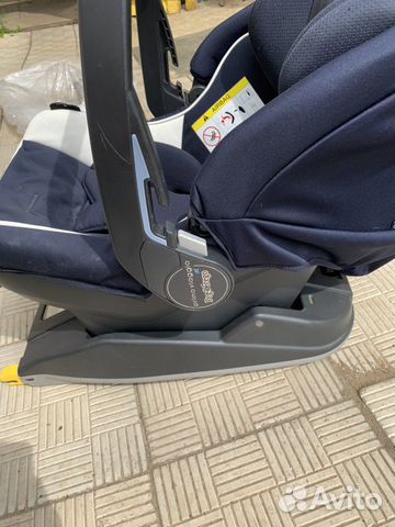 Автокресло Peg-Perego Primo Viaggio + база IsoFix Автокресло Peg-Perego Primo Viaggio + база IsoFix